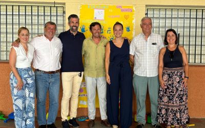 La teniente de alcalde Sara Lobato visita al Campamento infantil en el CEIP Luis Lamadrid