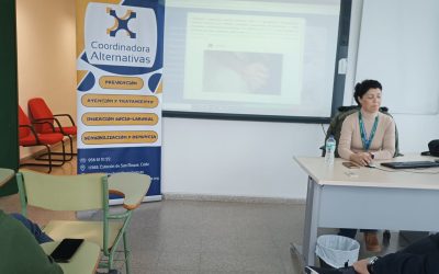 Taller sobre adicciones en el ámbito laboral en la UNED de Algeciras.